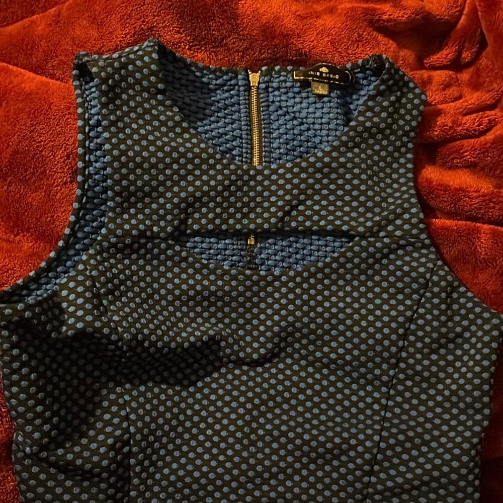 Cute iris basic polka dot crop top with a cut out